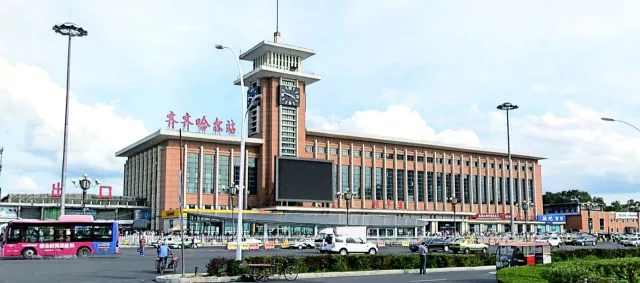 E星体育电子（KING-BANG）为齐齐哈尔市火车站打造广播系统 保障旅客出行